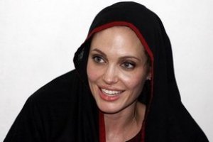 Джоли заразилась гепатитом, когда принимала героин, - СМИ 