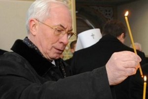 Пасха: Азаров посетит Лавру, Кличко - церковь в Германии