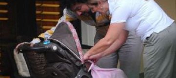 Киркоров в Майами гуляет с трехмесячной дочкой
