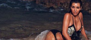 Ким Кардашьян в знойной пляжной фотосессии 