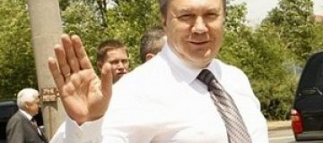 Януковичу купили цветов и "памперсов" на 1 млн