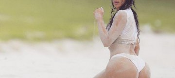 Похудевшая Ким Кардашьян показала все в пляжном фотосете