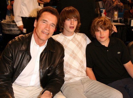 14-летний Патрик с отцом и братом Кристофером 