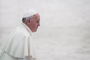 Папа Римский призвал церковь принять геев