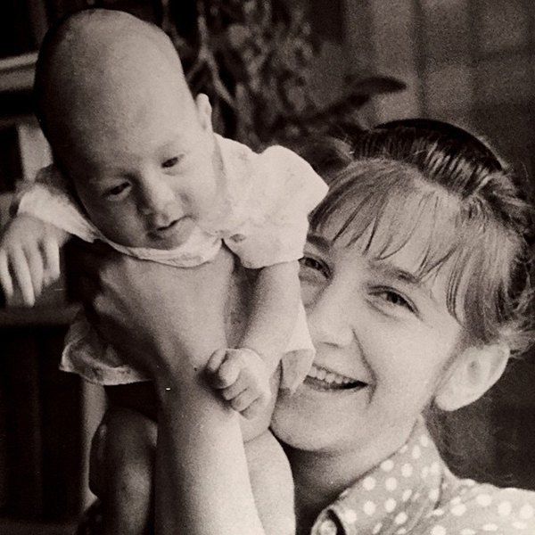Младенец Иван Ургант с мамой Валерией Киселевой