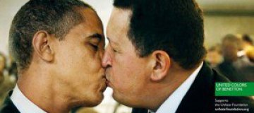 Обама поцеловался с Уго Чавесом 
