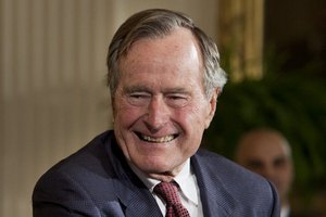 Джордж Буш-старший стал свидетелем на лесбийской свадьбе