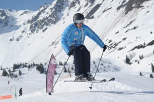 Нардеп Хомутынник катается на лыжах за 1090 евро 