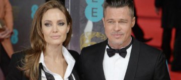 Анджелина Джоли и Брэд Питт официально развелись 