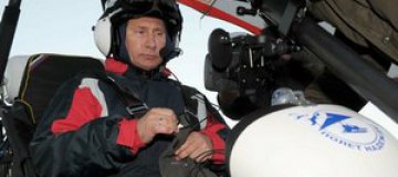 Путин полетал на дельтаплане во главе косяка журавлей