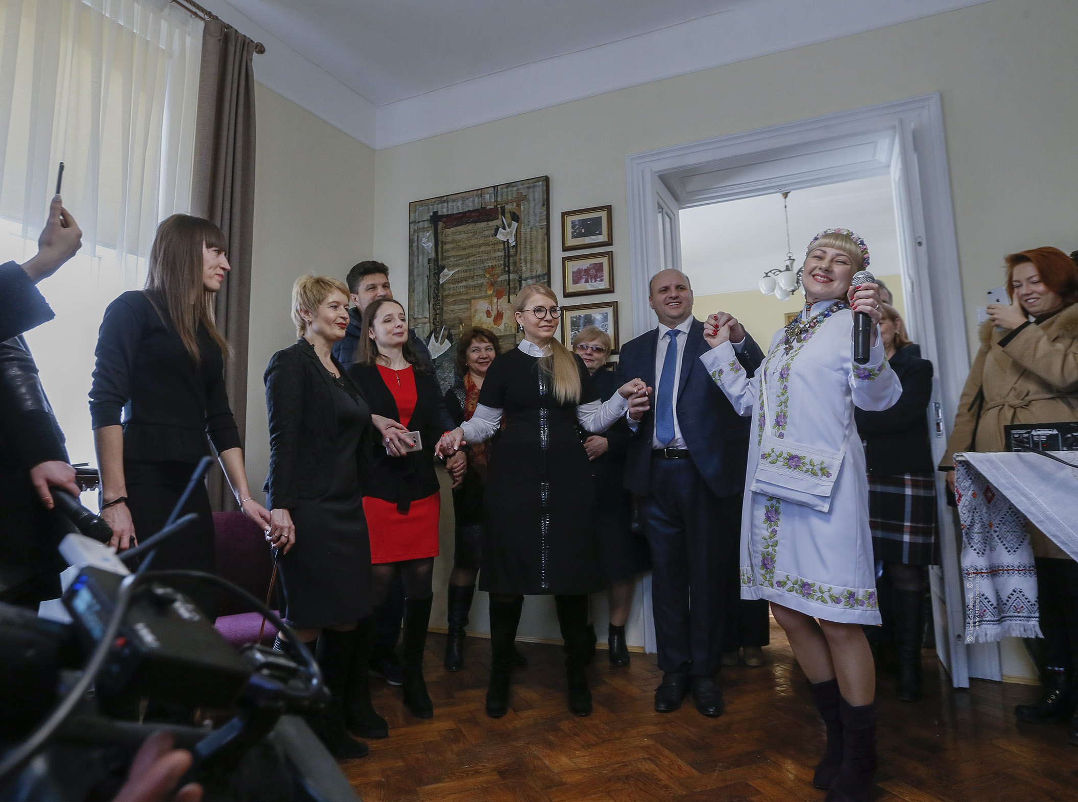 Юлия Тимошенко в музее Владимир Ивасюка в Черновцах