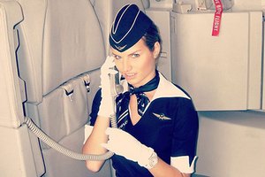 Уволенную из "Аэрофлота" стюардессу взяли на работу "ВКонтакте"