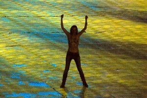 FEMEN открыли НСК "Олимпийский" раньше Януковича