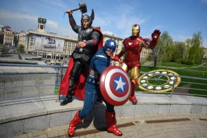 Супергерои прогулялись по Киеву