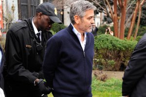 Джорджа Клуни арестовали за участие в митинге 