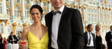 Жена Кличко поставила крест на красивой свадьбе 