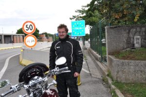 Пономарев разъезжает по Европе на мотоцикле