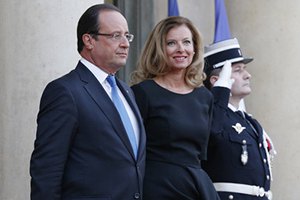 ​​Президент Франсуа Олланд бросил Валери Триервейлер