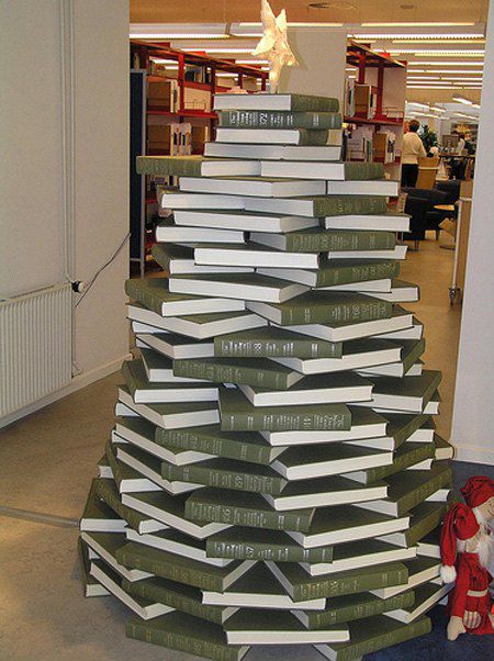 И еще одна книжная елка