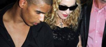 Мадонна тайно проносит в рестораны свой алкоголь