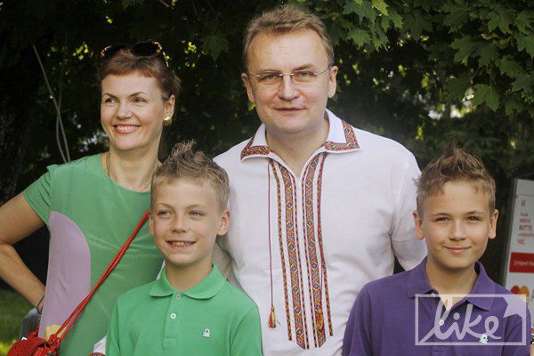 Мэр города Львов Андрей Садовой с женой и детьми