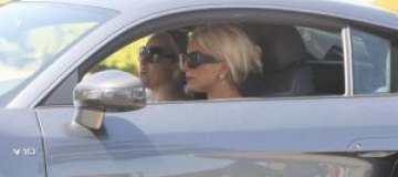 Леди Гага берет уроки вождения