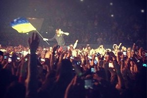 Джаред Лето размахивал украинским флагом на концерте в Киеве