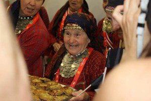 "Бурановские бабушки" устроили вечеринку для поклонников
