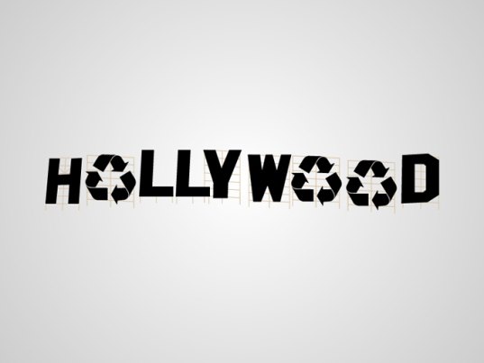 Голливуд - район в Лос-Анджелесе, США, где расположено большинство американских киностудий. Все буквы &quot;О&quot; заменены пиктограммой Recycled (&quot;Вторично переработанный материал&quot;)