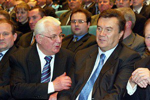 Янукович выделил Кравчуку черный Mercedes