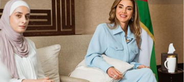 Королева Иордании появилась на публике в костюме от украинских дизайнеров