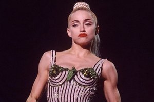На выставку Готье в Лондоне привезут лифчик Мадонны