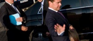 Дмитрий Медведев питается в "МакДональдсе" 