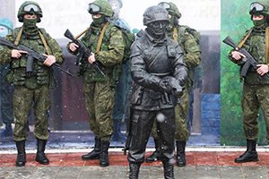 В России установили памятник "Вежливому солдату"