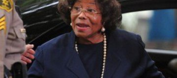 82-летняя мать Джексона вернула себе опекунство над внуками 