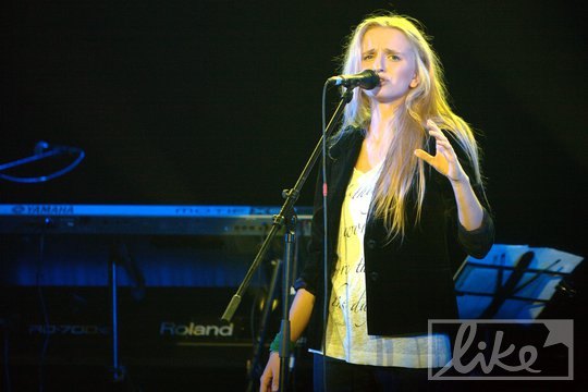 Лика Бугаева спела пять песен