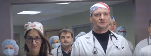 "Качают" белые халаты. Украинские врачи записали "лікарський реп" (Видео)