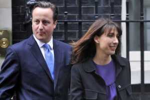 Британский премьер с женой забыли дочку в пабе