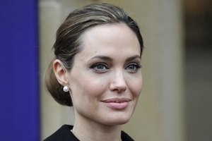 Анджелина Джоли открыла центр помощи женщинам