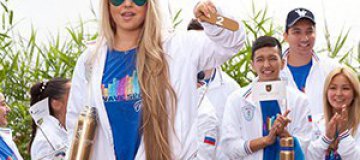 Украинские участники "Новой волны-2014" надели российский триколор